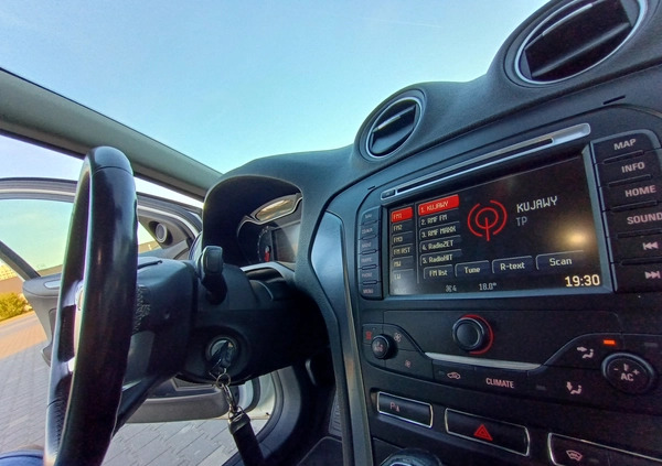 Ford Mondeo cena 29900 przebieg: 153000, rok produkcji 2011 z Bełżyce małe 562